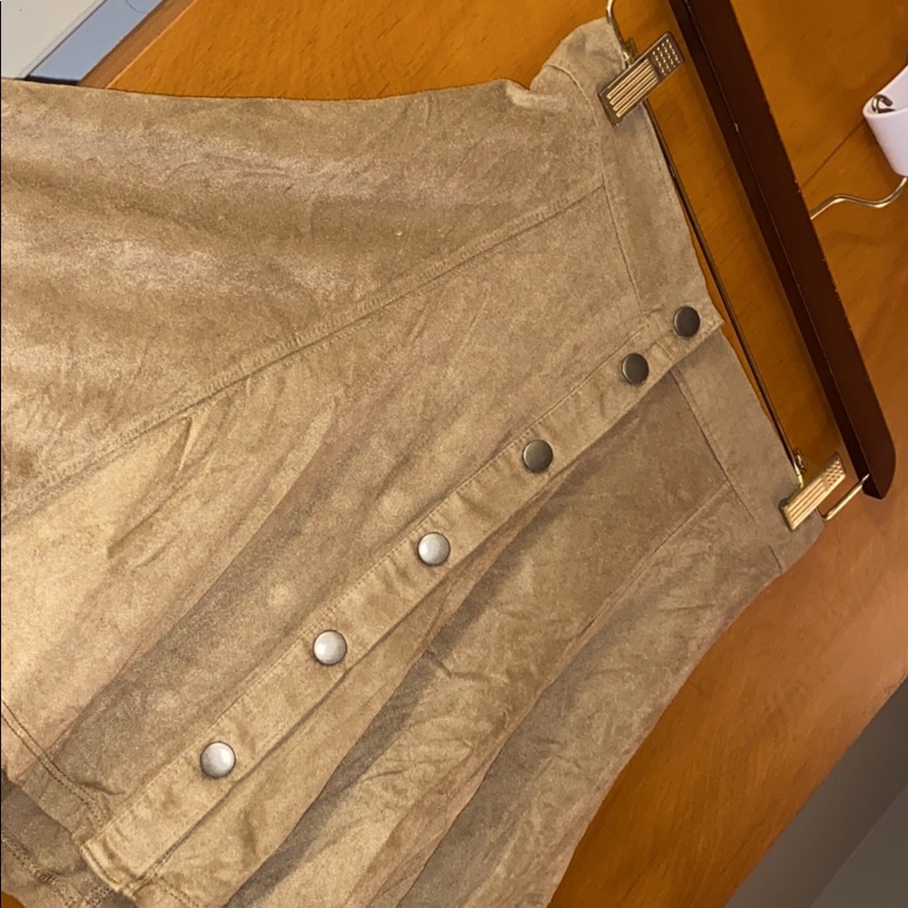 Brown suede skirt - Picture 2 of 2